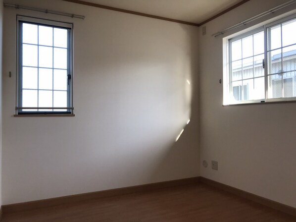 プリムローズ・コートの物件内観写真